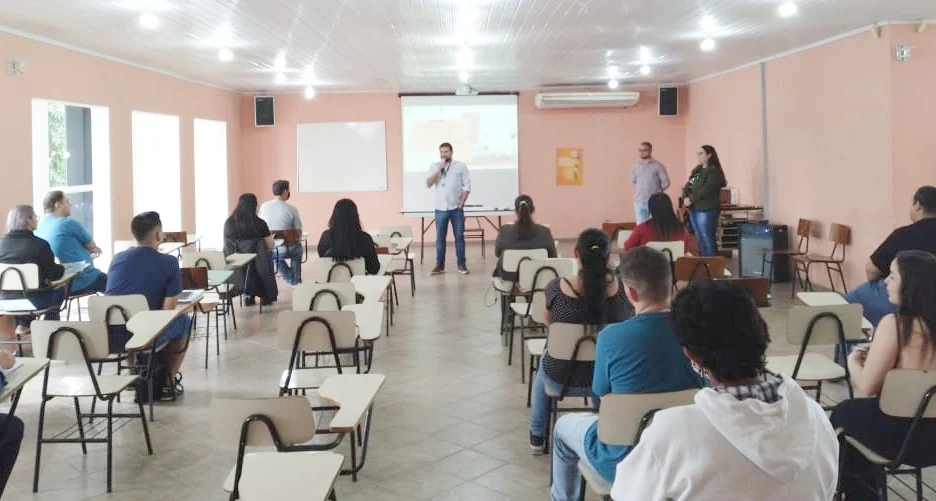 Iniciado curso de hotelaria em Paranaguá