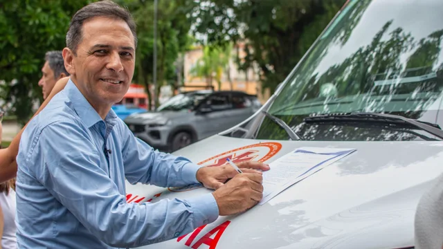 Paranaguá recebe nova ambulância do SAMU e lança campanha de vacinação contra a gripe 2025