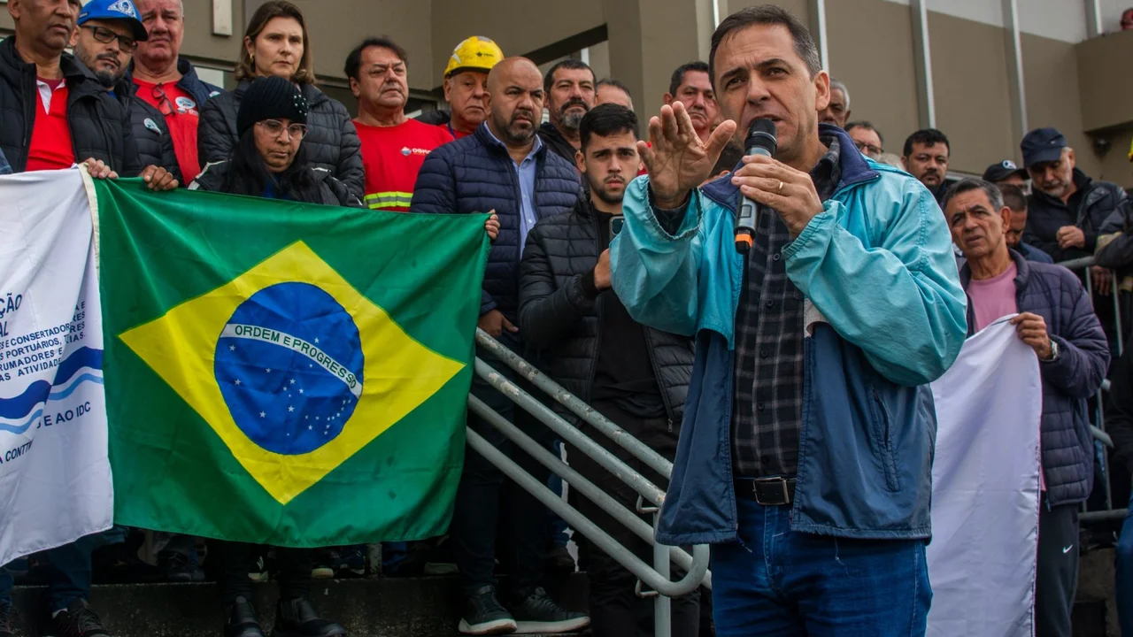 Prefeito Adriano Ramos reforça apoio aos trabalhadores portuários em manifestação contra o PL 733/2025
