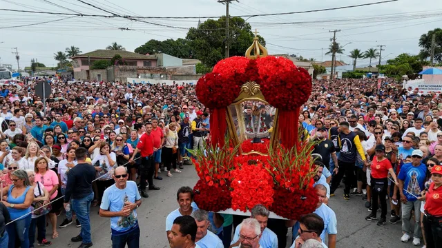 Procissão Solene de Nossa Senhora do Rocio leva milhares de fiéis às ruas de Paranaguá