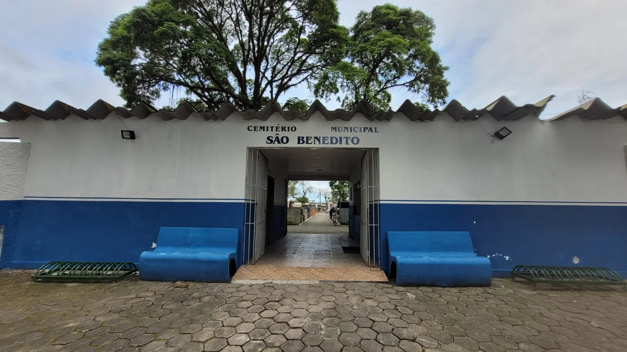 SEMMA faz reforma do Mausoléu dos Funcionários