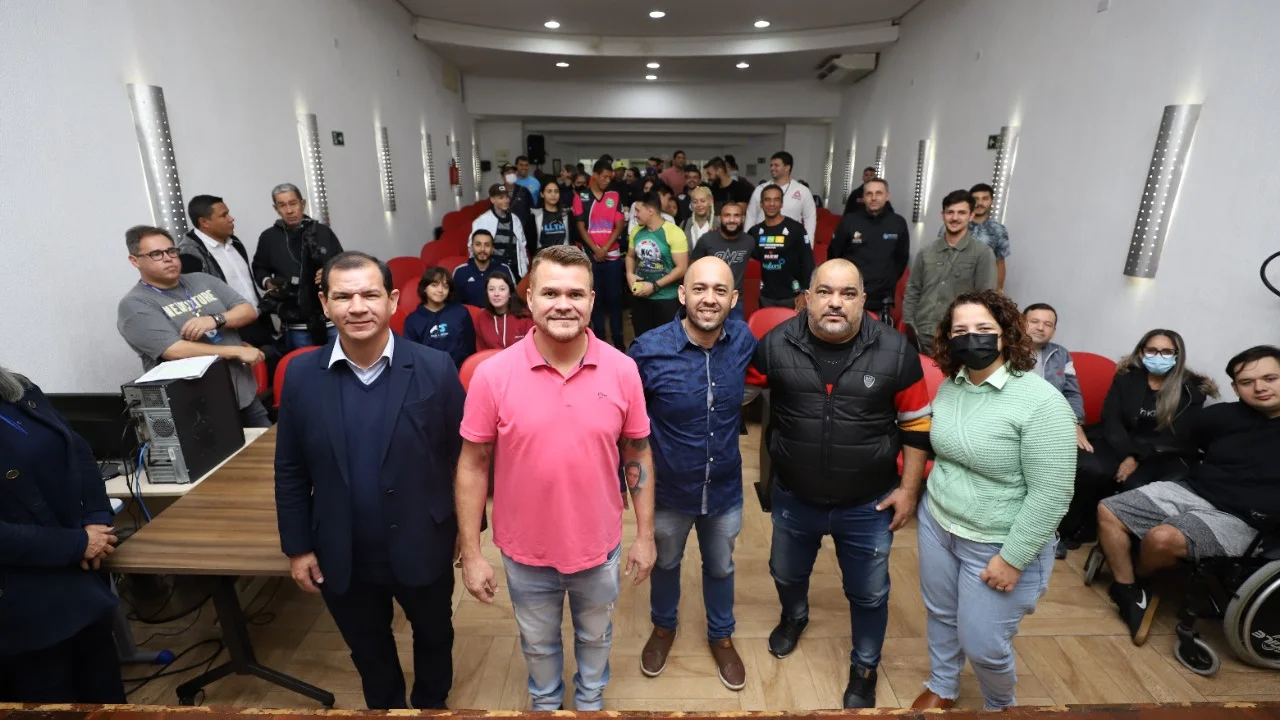 Atletas de Paranaguá recebem o Bolsa Atleta