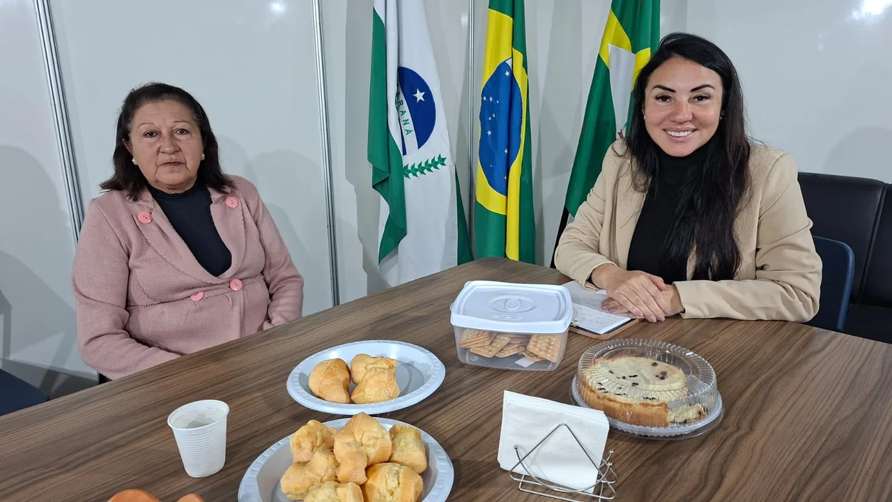 Gabinete do Povo aproxima secretarias municipais da população durante festa de aniversário de Paranaguá