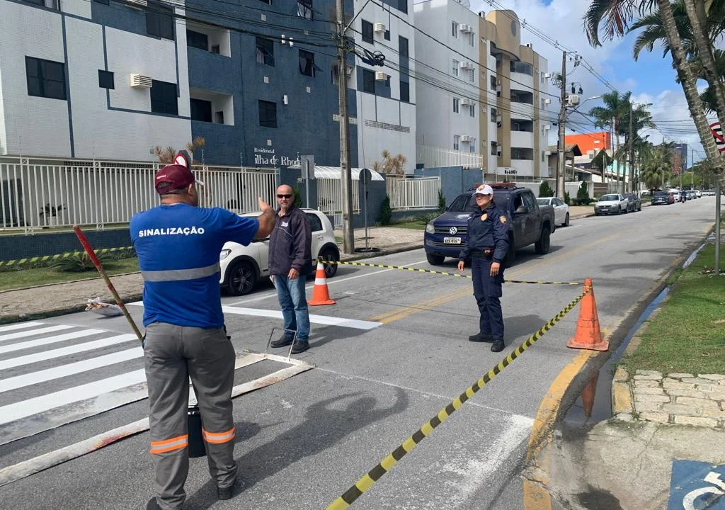 Superintendência Municipal de Trânsito acompanha os serviços de sinalização de trânsito