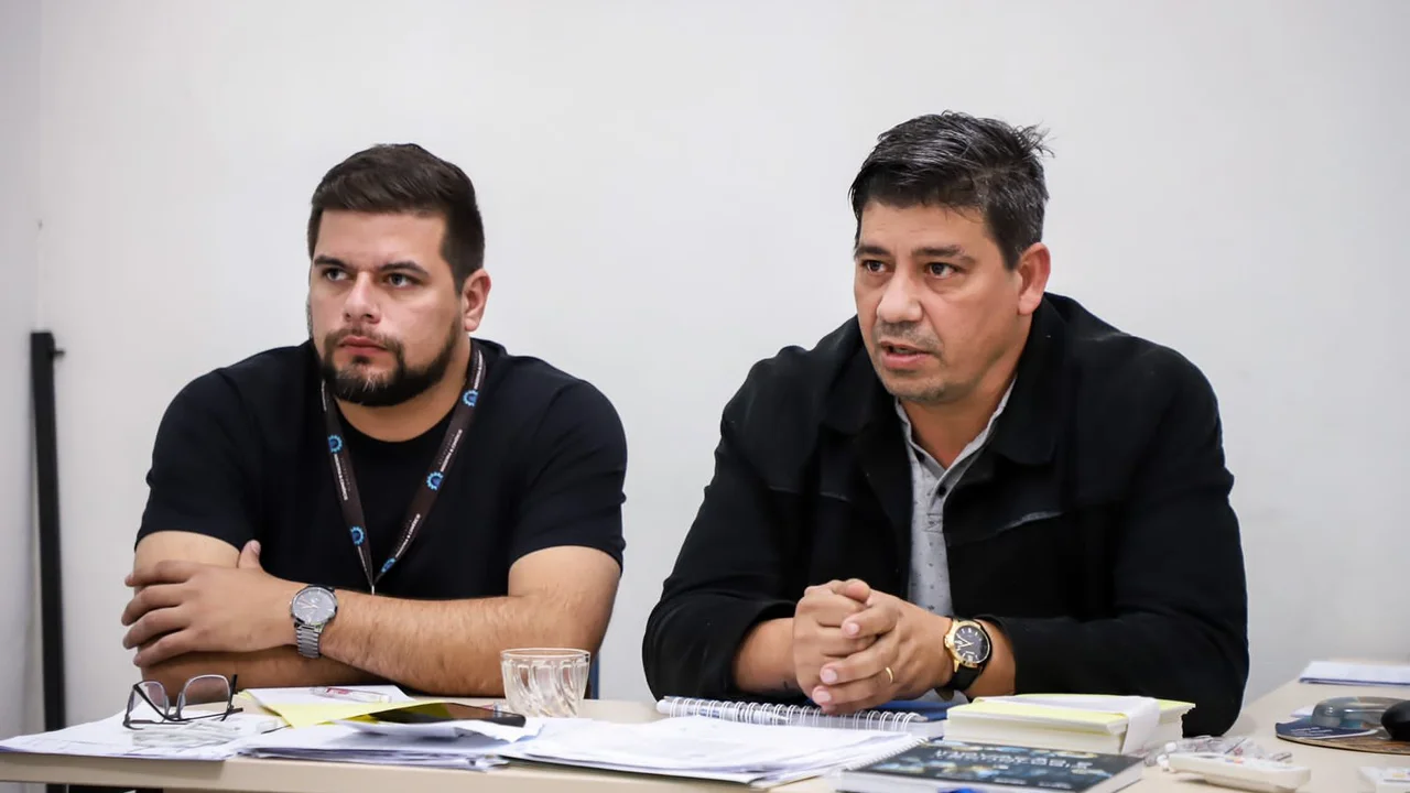 Semtra realiza reunião com entidades para qualificação da mão de obra local na área da construção civil