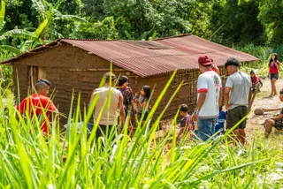 Prefeitura de Paranaguá acompanha reforma da Casa de Reza na Aldeia Indígena Pindoty