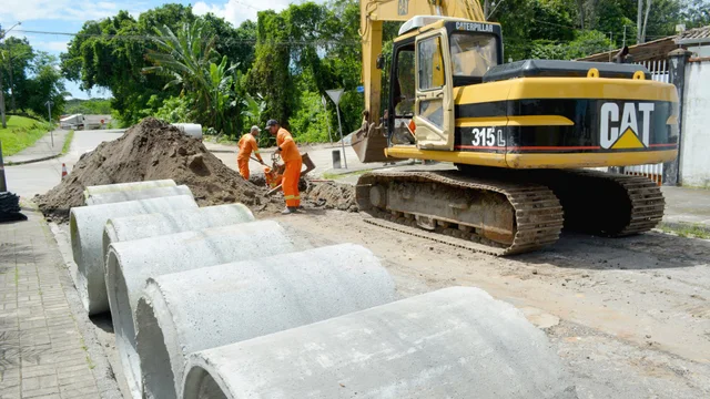 Ruas do Parque São João são beneficiadas com novas manilhas para evitar alagamentos