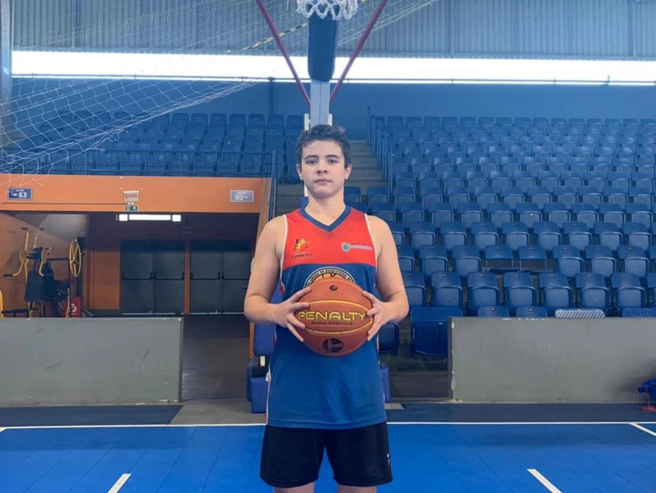 Atleta parnanguara da AABP/SESPOR é convocado para integrar a equipe de basquete do Clube Curitibano