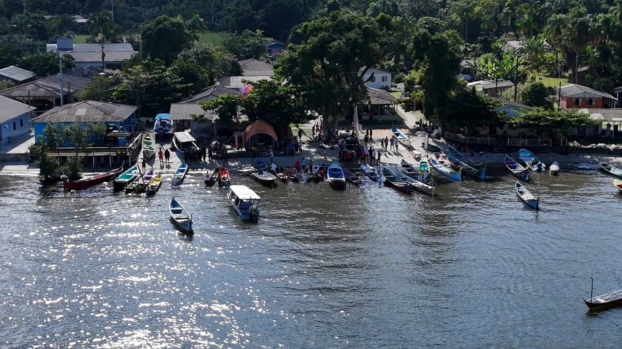 Circuito Arrancadão de Canoas agita o litoral do Paraná com terceira etapa na Ilha de Amparo