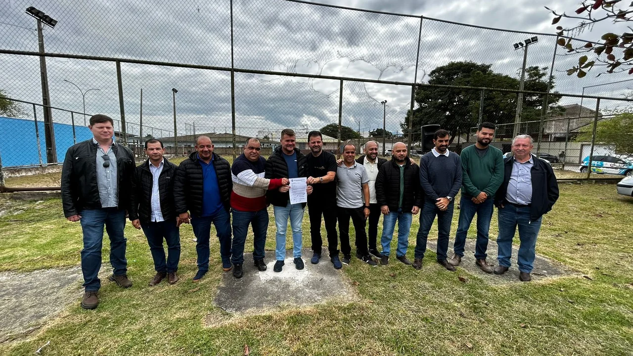 Assinatura da ordem de serviço do “Meu Campinho” da Serraria do Rocha