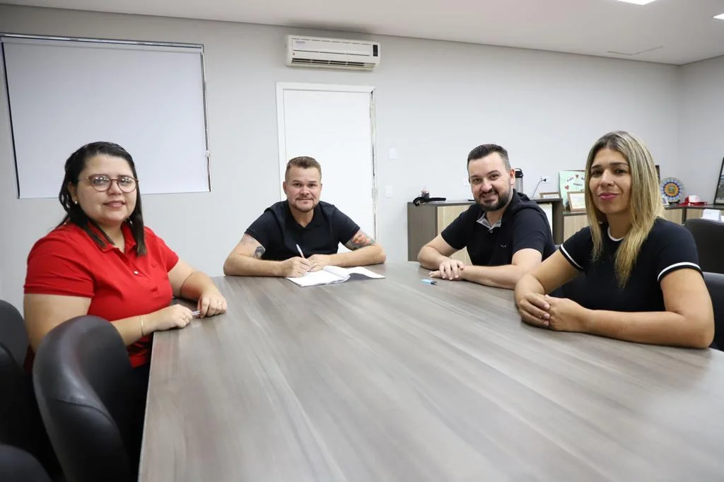 Prefeitura faz chamamento de profissionais aprovados em concurso público