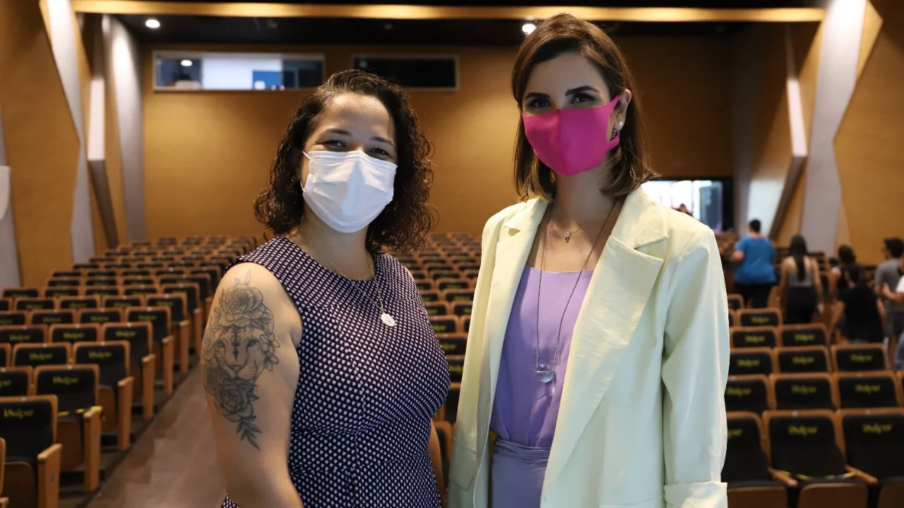 Profissionais da educação participam da Semana da Mulher