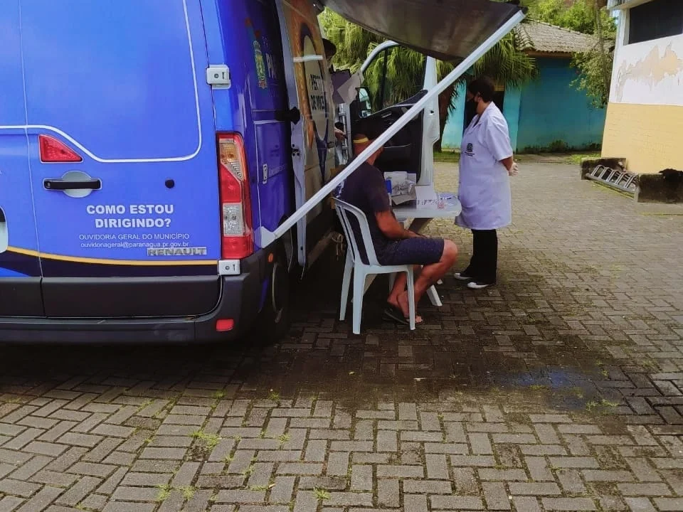 Consultório na Rua: moradores em situação de rua recebem atendimentos médicos