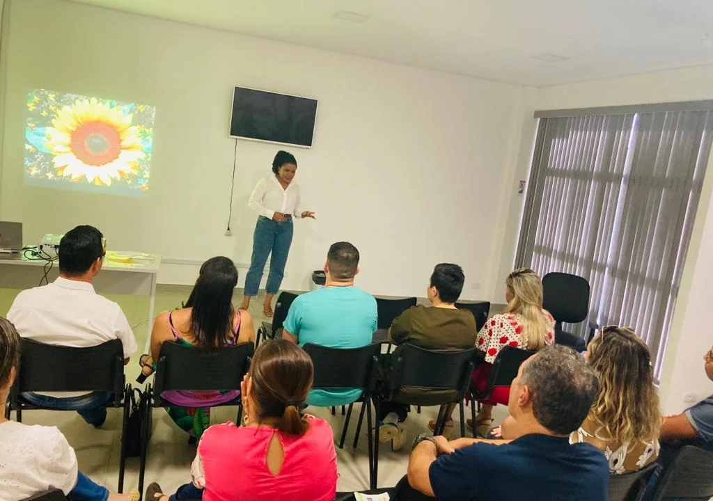 Fundação de Assistência à Saúde realiza ação com o tema “Trabalhar, Sim. Adoecer, Não”