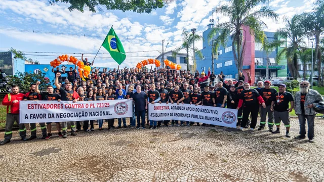 Trabalhadores portuários, lideranças e autoridades reforçam posicionamento contra a PL 733