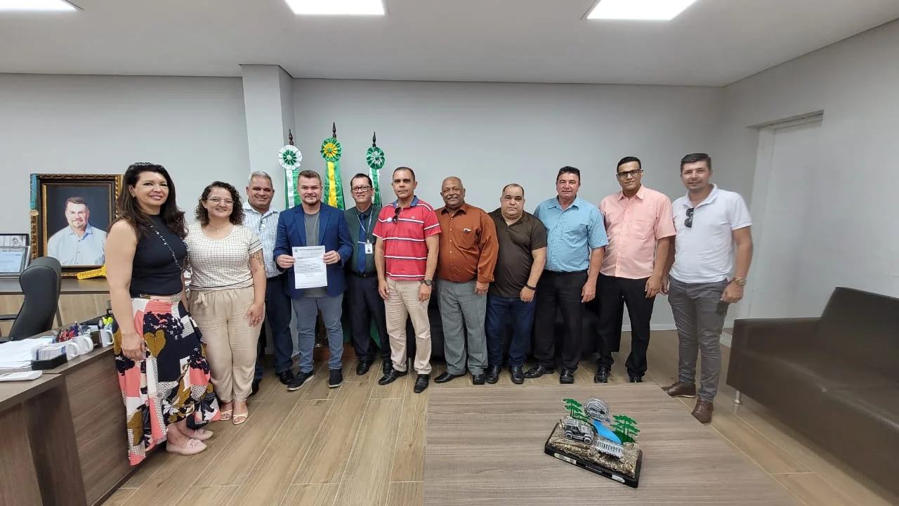 Secretaria Municipal de Educação recebe repasse para aquisição de computadores