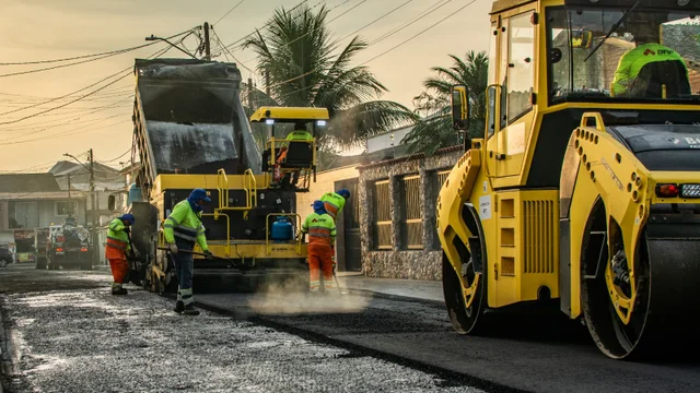 Prefeitura faz nova pavimentação na Rua Major Ernani Vidal