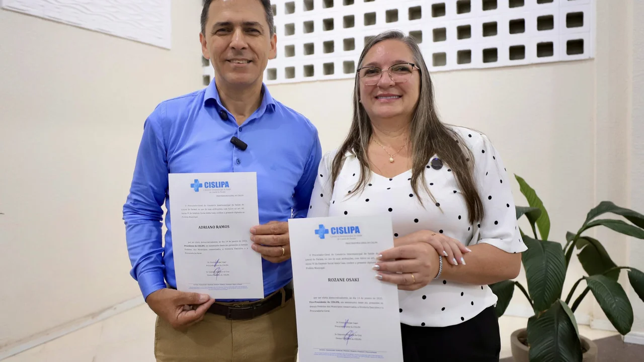 Prefeito de Paranaguá, Adriano Ramos é eleito presidente do Cislipa. Rosane Osaki, de Antonina, é a vice