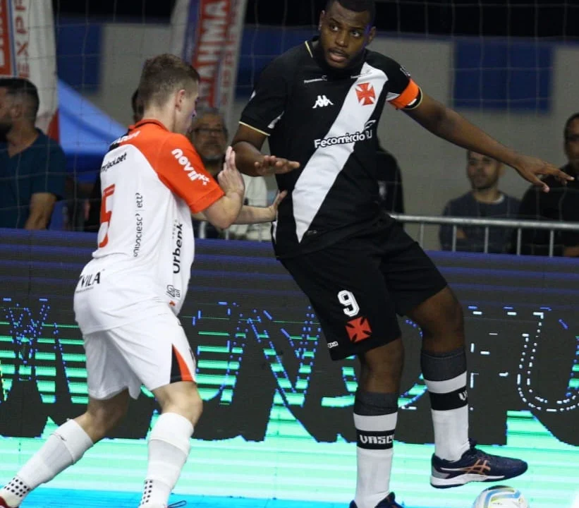 JEC e Torpedo disputam final da Copa do Mundo de Futsal