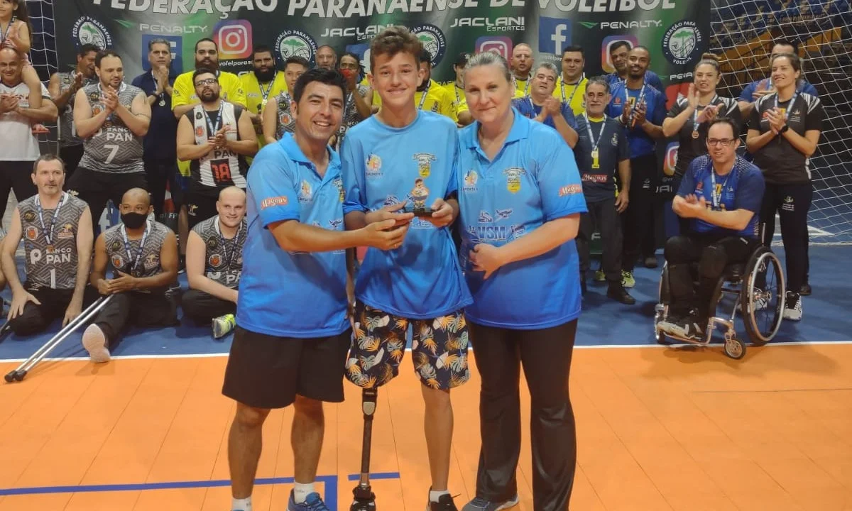 Paratleta parnanguara Victor Hugo Taborda é eleito “paratleta revelação” durante a Etapa Estadual de Paravôlei Masculino
