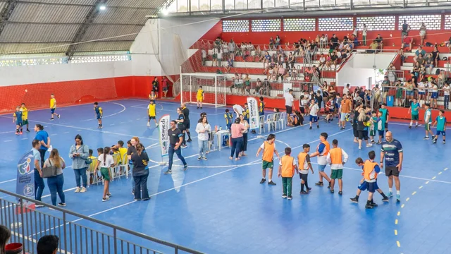 Festival Esportivo reúne mais de 200 alunos da Rede Municipal de Ensino de Paranaguá