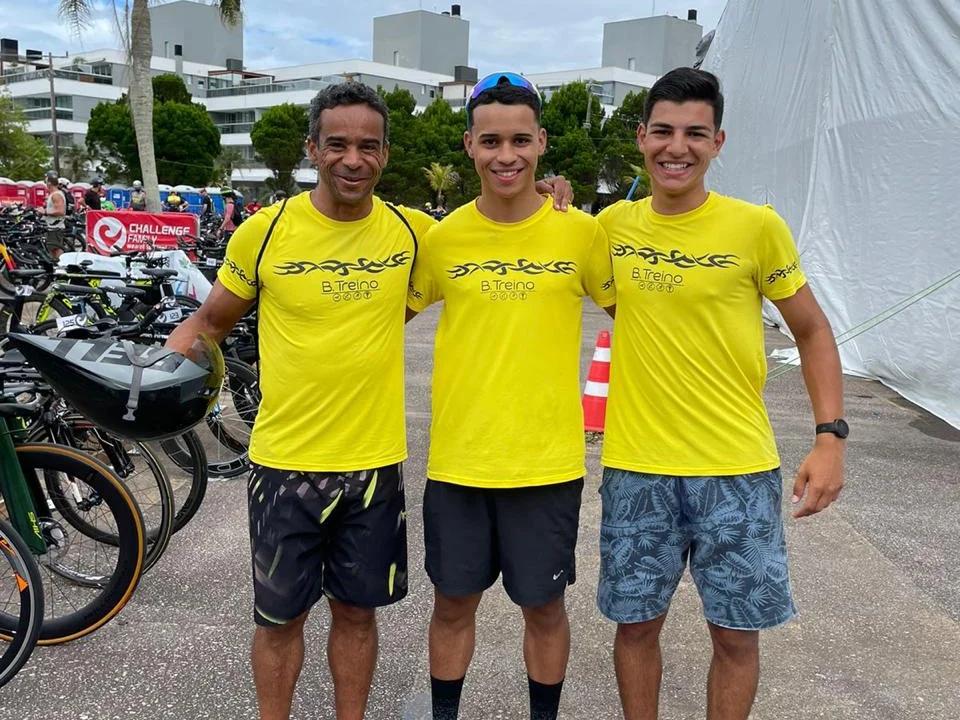 Atletas parnanguaras dominam o pódio durante o Challenge Florianópolis de Triathlon