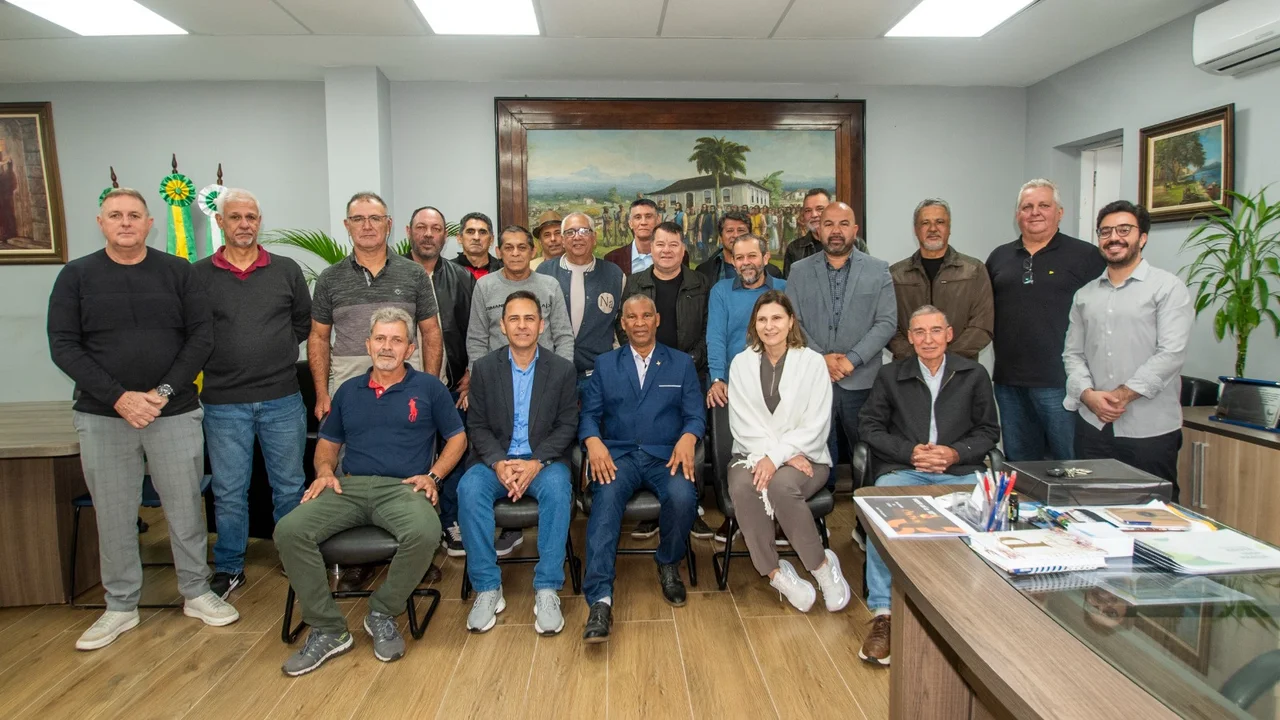 Prefeito Adriano Ramos recebe diretoria reeleita do Sindestiva e reafirma apoio à luta contra o PL 733