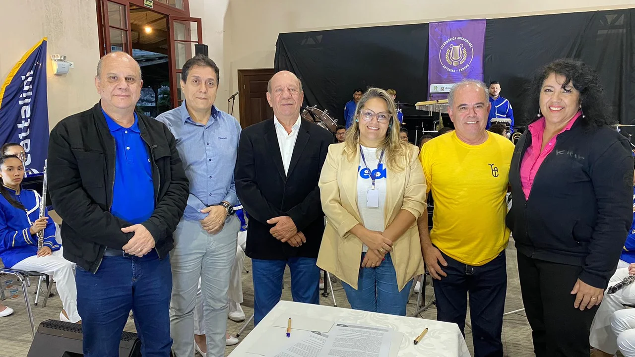 Paranaguá assina Termo de Colaboração com Orquestra Filarmônica Antoninense
